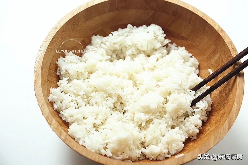 午饭简单快速好吃炒饭,下班到家吃什么