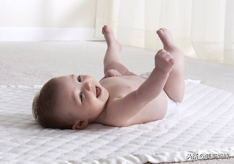 一个月的婴儿一天拉几次便便正常,婴幼儿新生儿一天大便6-7次正常吗