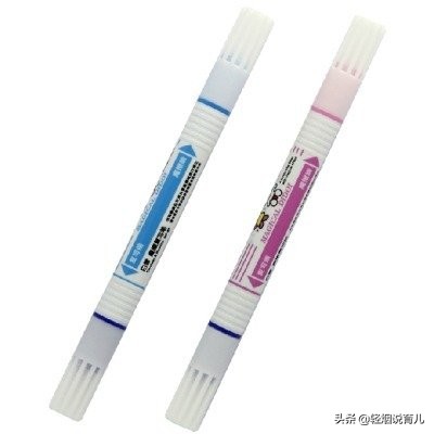 小学生写作业钢笔,小学生写钢笔字作业工整