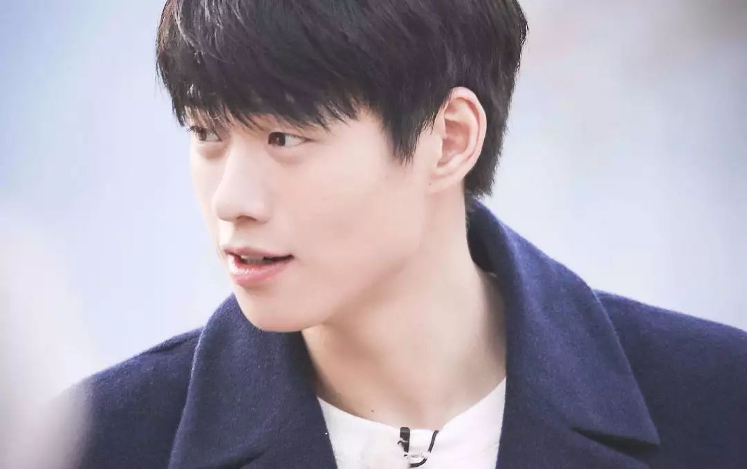 爱豆不经意造成的名场面暖心瞬间,爱豆那些让人心疼的瞬间蔡徐坤