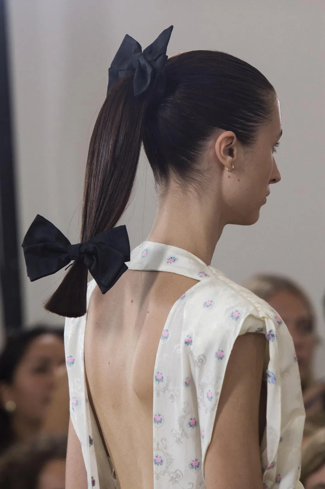 女生头上戴的小饰品叫啥,适合女朋友的头上饰品