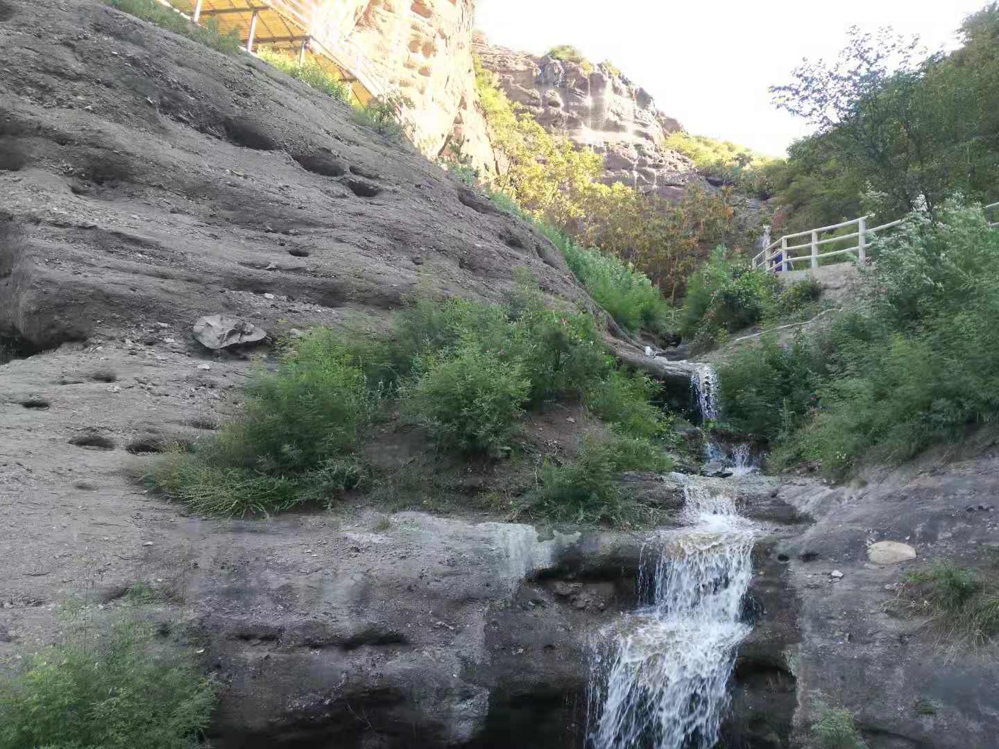 最好爬、闹市区、景色奇、有野猴—野游户外-5