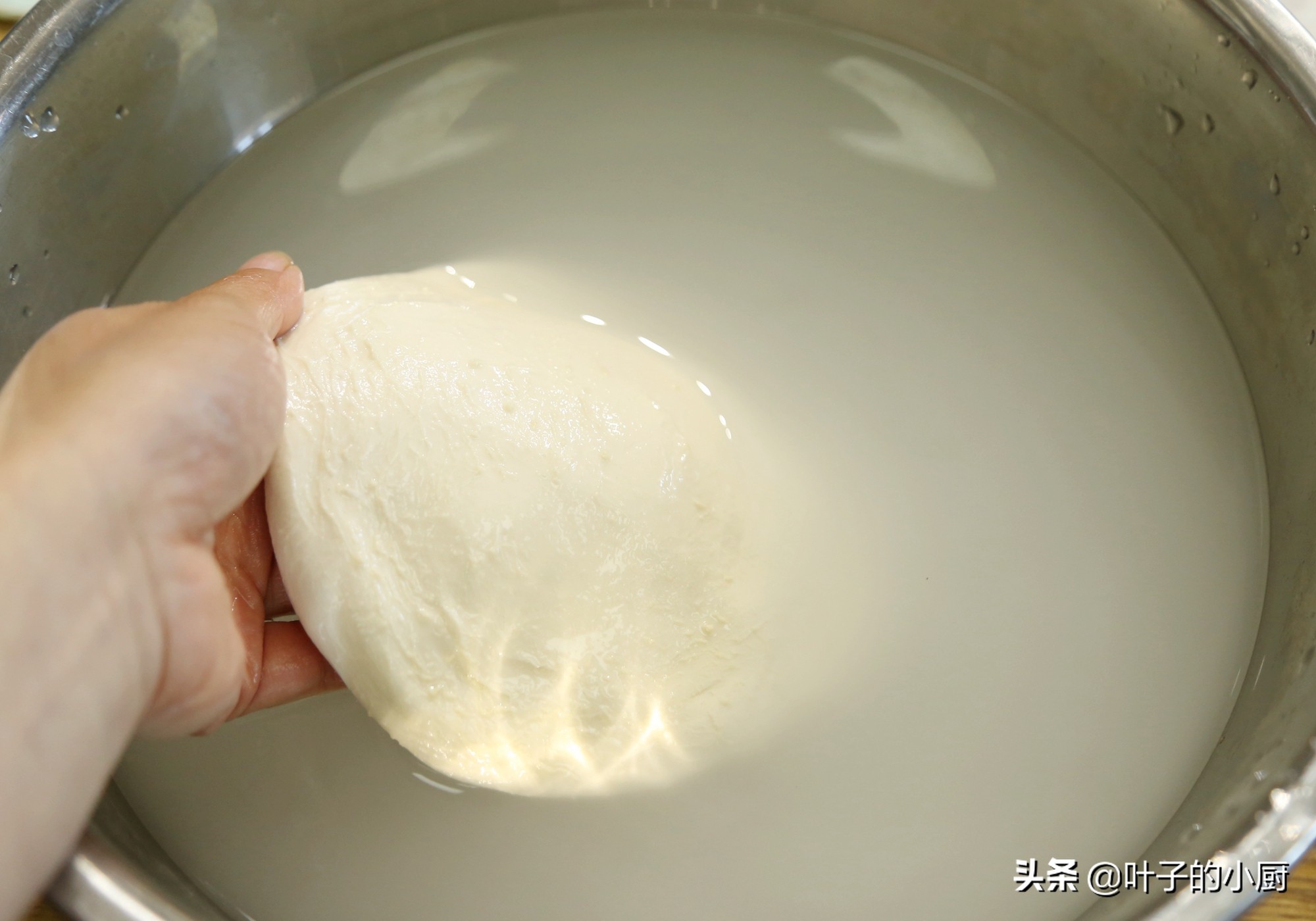 正宗做凉皮的方法和技巧,凉皮为什么发粘干裂