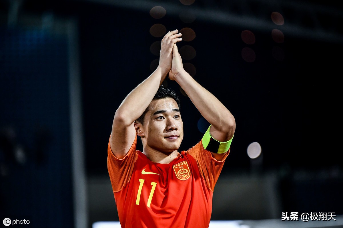对*旗国**负责！92分钟队长这一幕让人赞叹！U22国足1个月发生了什么？