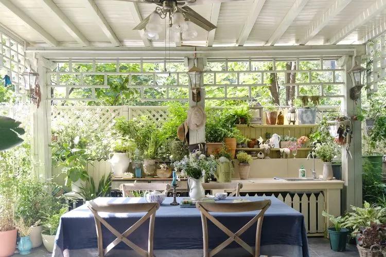 三年前买了套绿地110平三房130万,三年前耗资百万打造小院出售