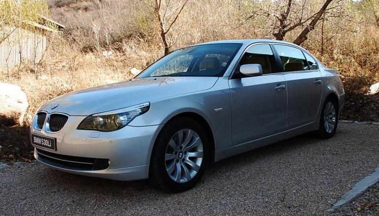 操控和舒适最好的百万级suv,18款宝马5系好还是a6l好