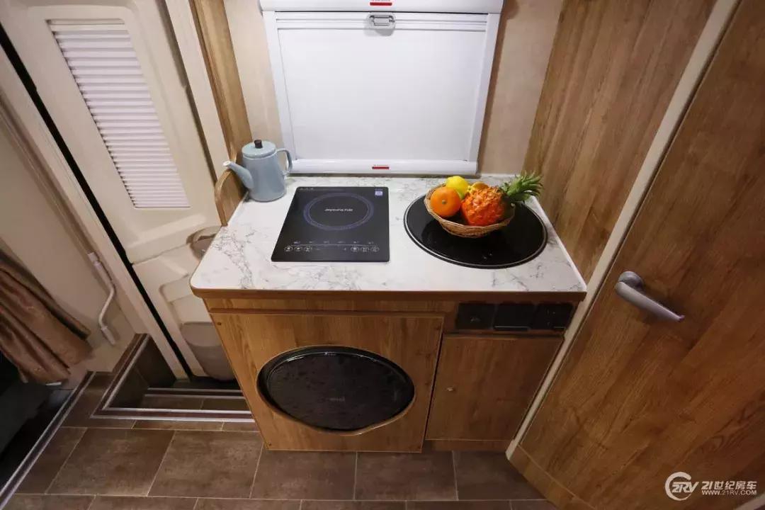 拓锐斯特轻卡侧拓展房车最新信息,拓锐斯特火星二号纵床版房车