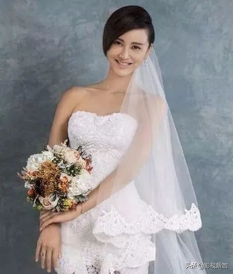 被大11岁前夫批“恶心”的张歆艺，是如何把一手烂牌打成了王炸？