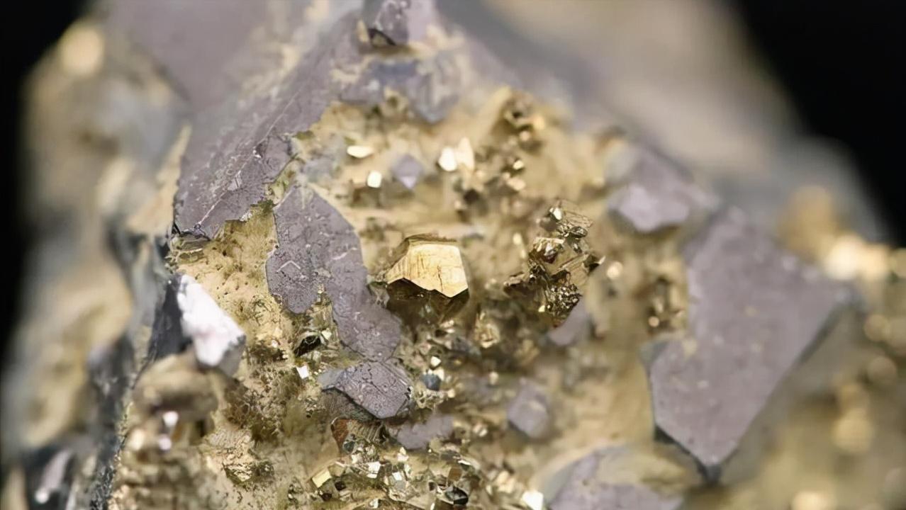 河南发现大型金矿价值超百亿,河南发现特大型金矿大概多少元