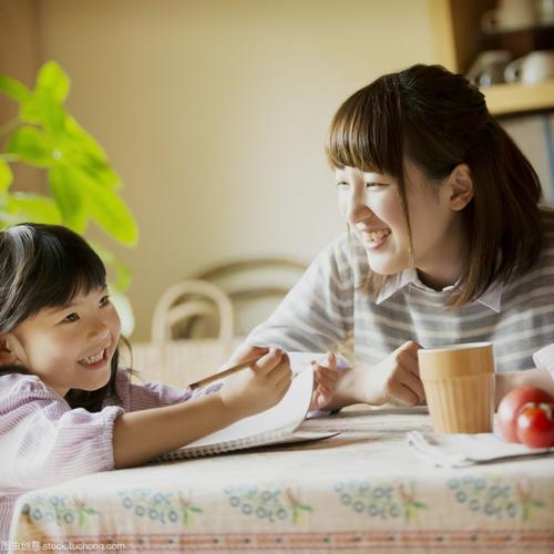 “妈妈,你下面怎么长头发?”这位妈妈教科书般的回答,值得你学