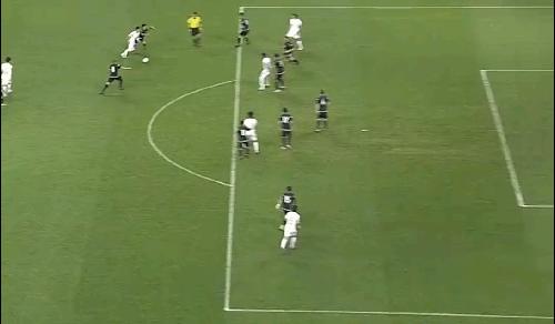 梅开二度预赛武磊传射阿兰,武磊国足1比0泰国队