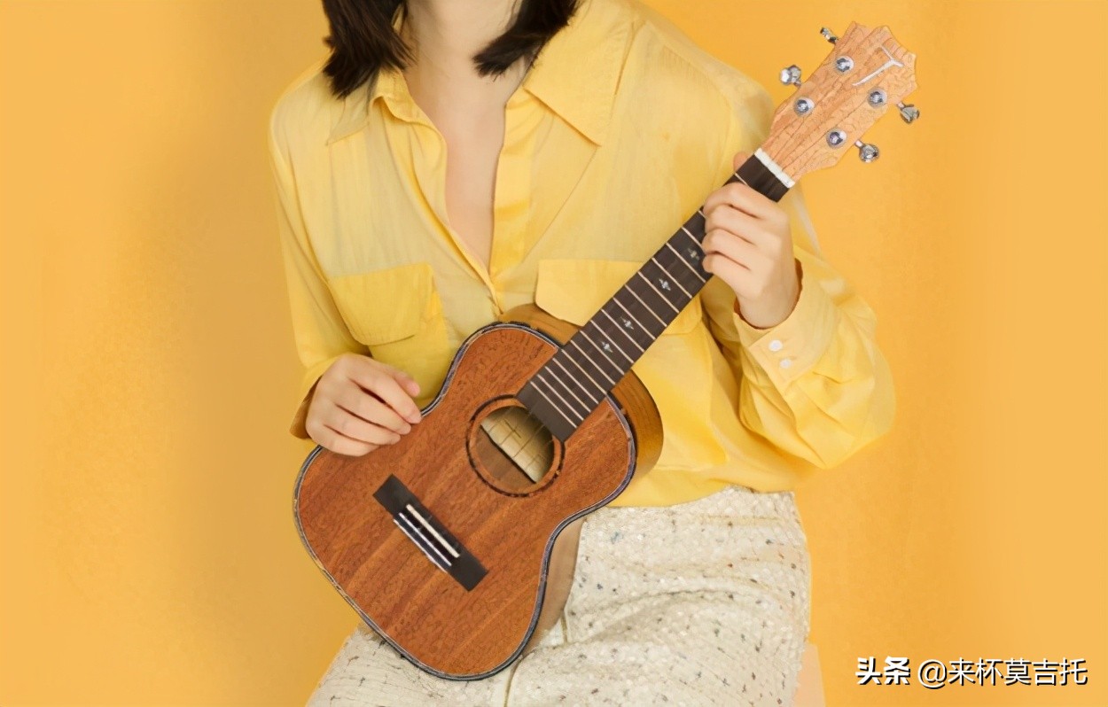 初学者买尤克里里怎么选,初学者怎样选尤克里里