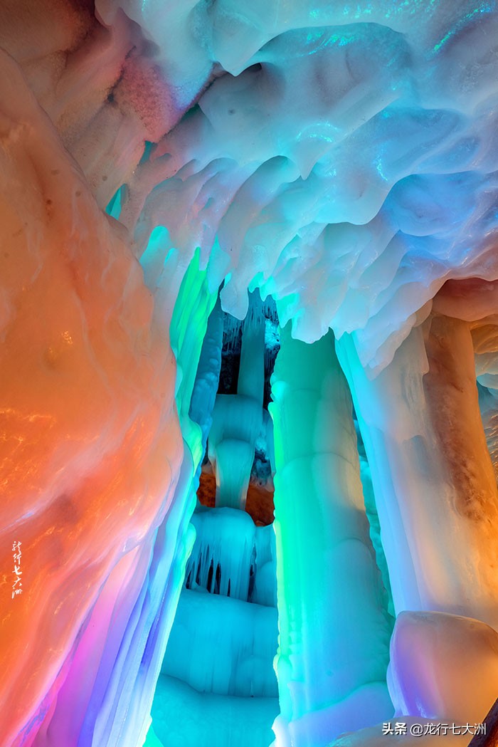 万年冰洞自然奇观,山西万年冰洞