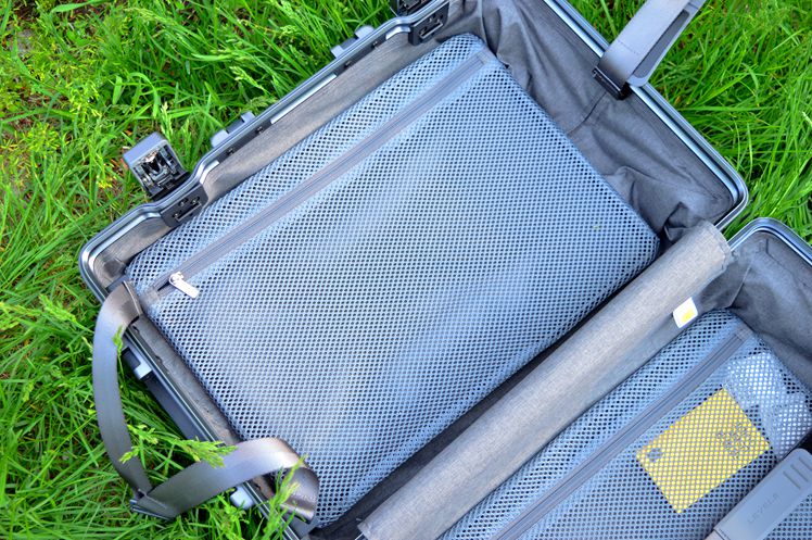 又要值乘了，放下背包拎起皮箱，地平线8号拉杆箱体验