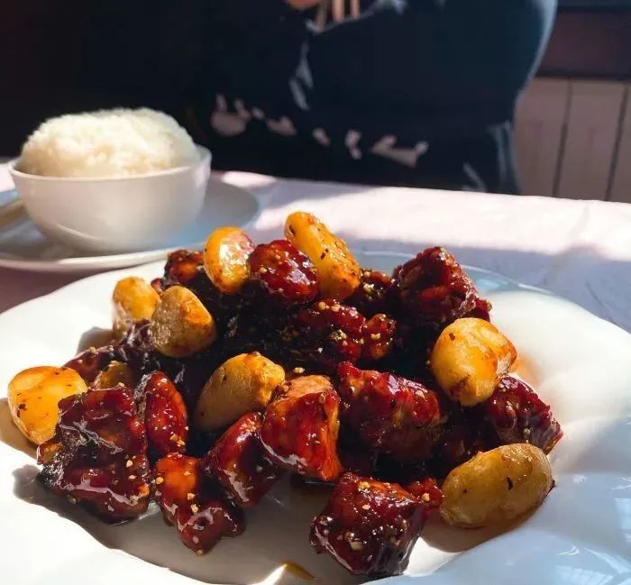 天津河西区值得吃的狗食馆,天津火了30年的狗食馆