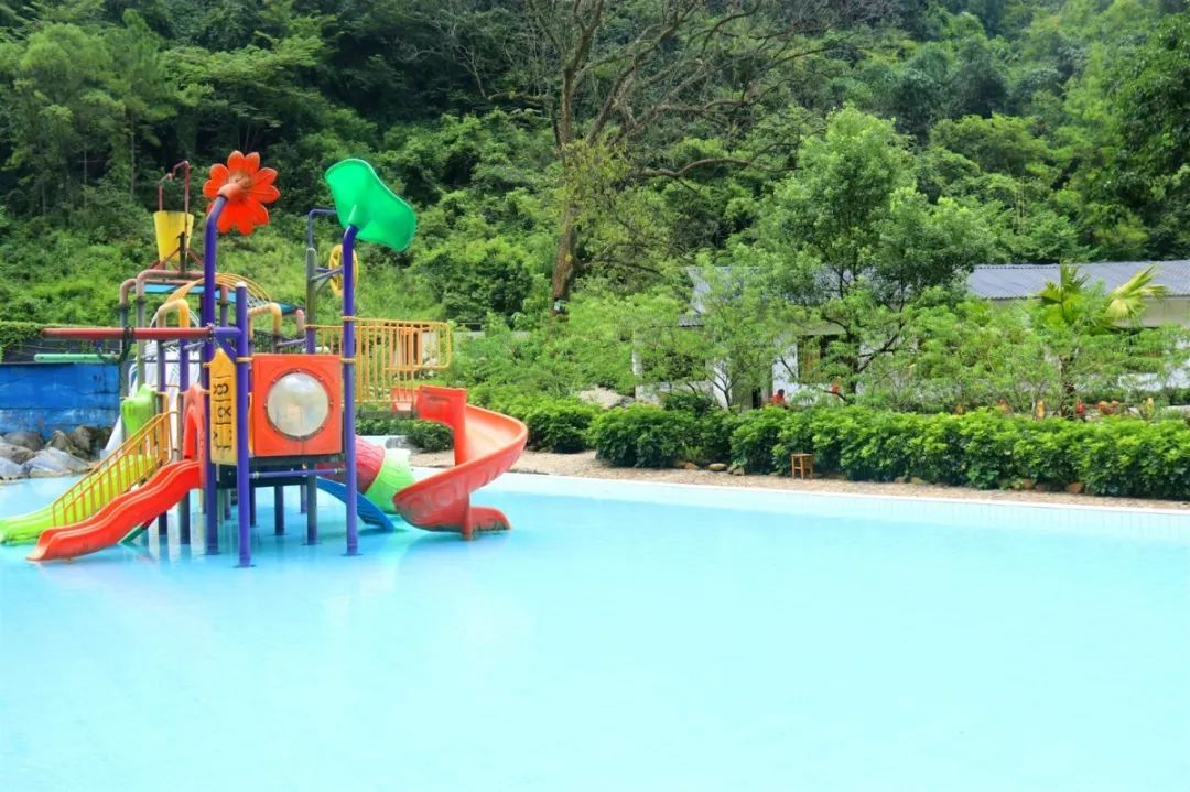 这5家海景民宿躺在床上就能看海,极有格调的纯白泳池民宿