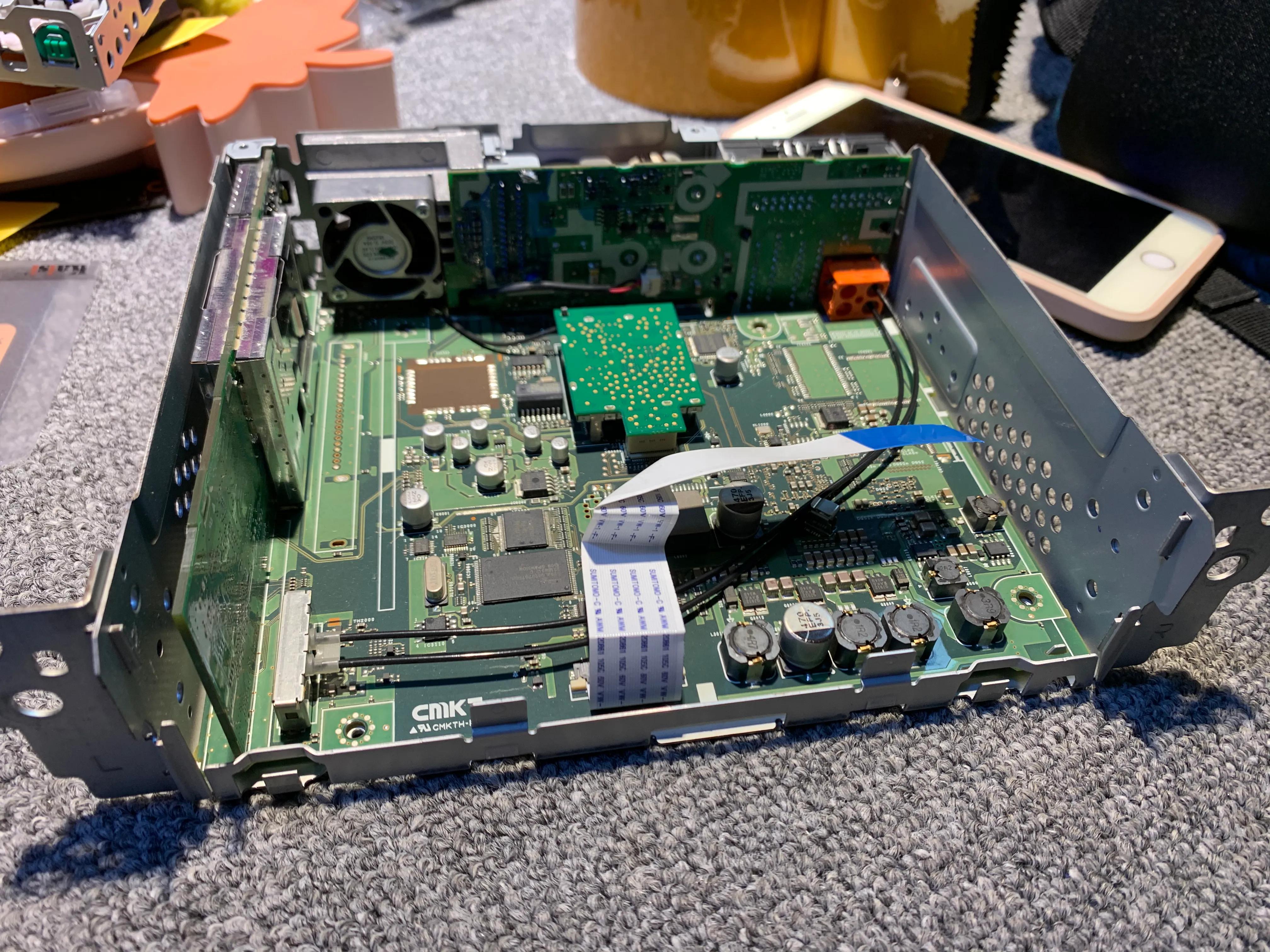 宝马mini发动机拆解,拆机阿尔派导航一体机