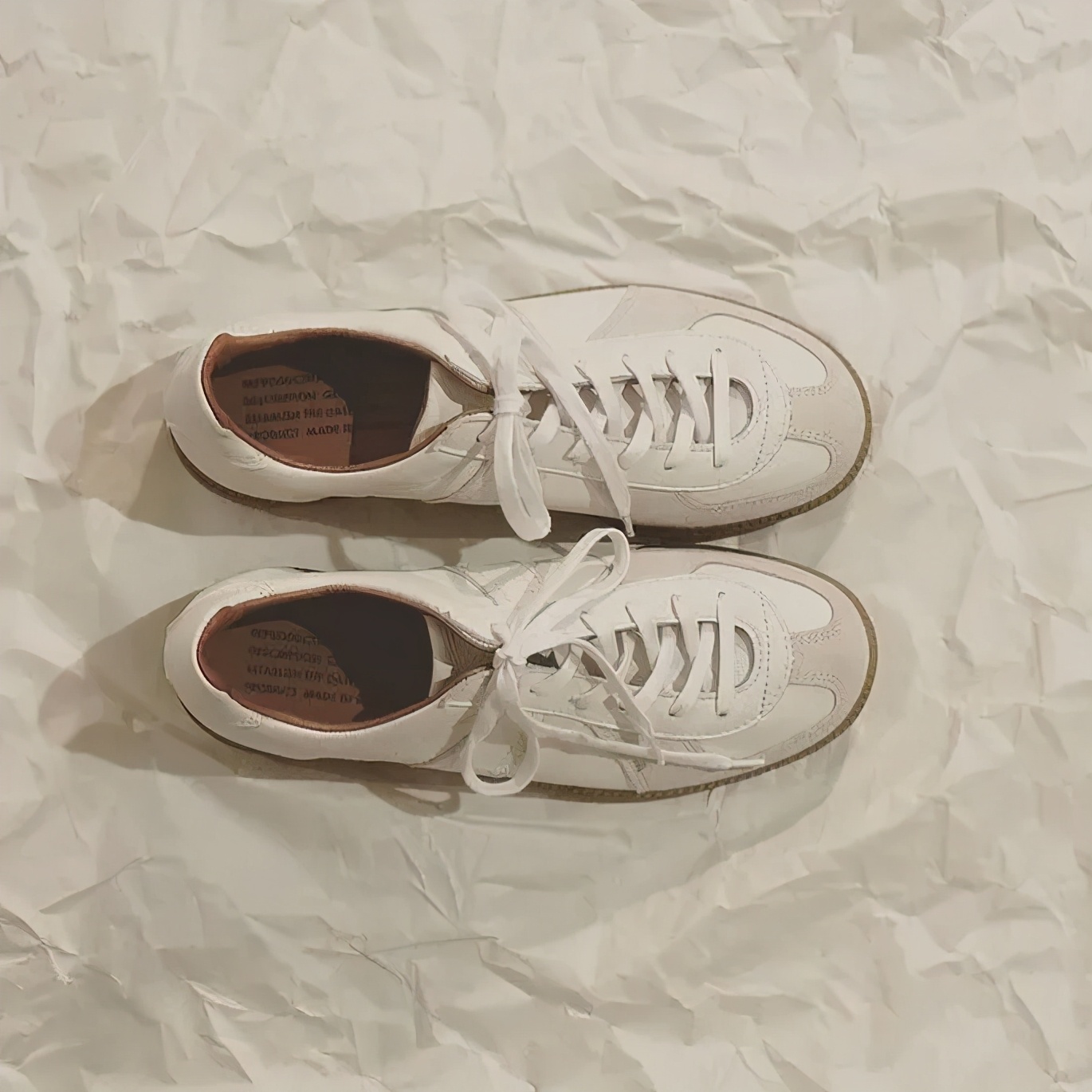 德训鞋奶油蓝白,白百何黑色德训鞋穿搭