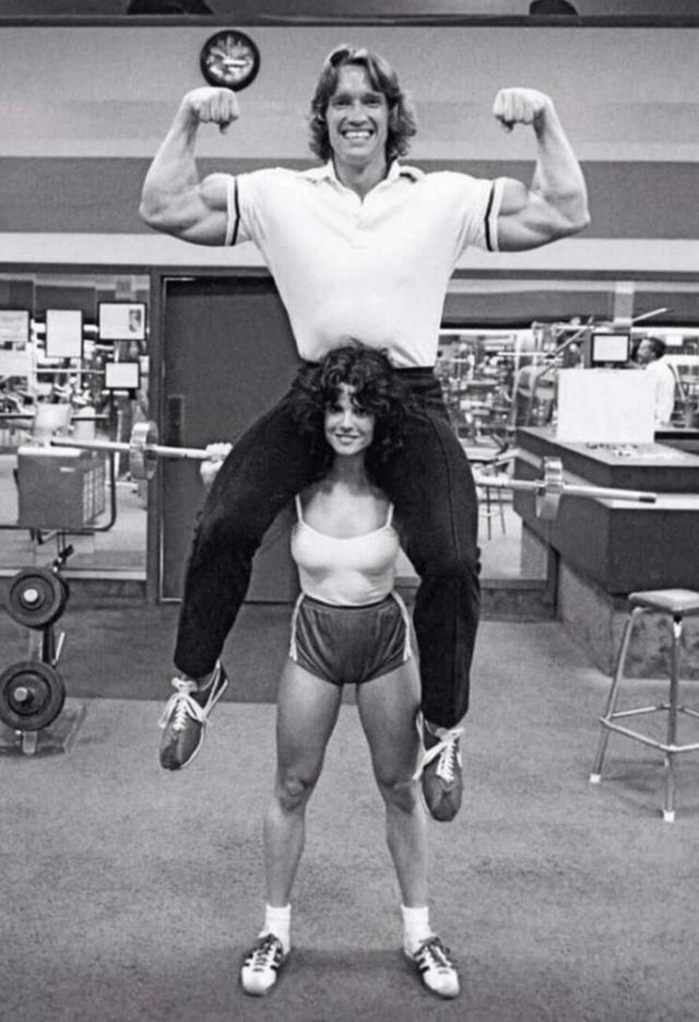 只用一对哑铃就能练全身,在家哑铃一周3练增肌计划