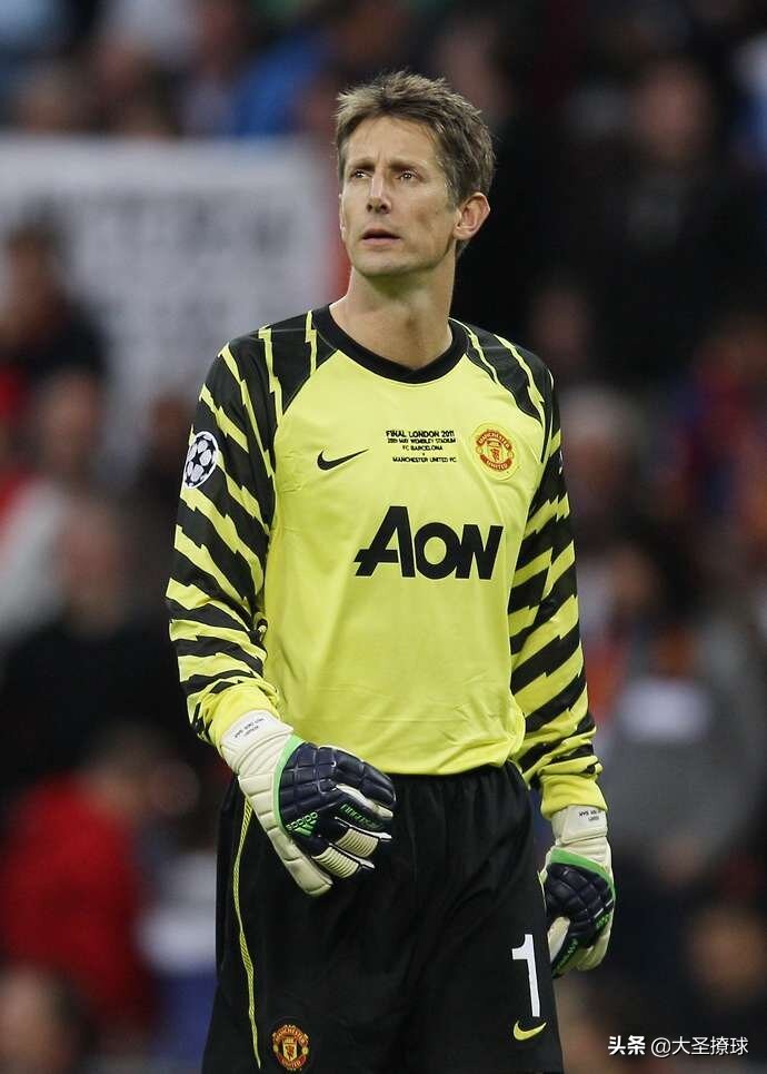 c罗和贝克汉姆谁在曼联地位高,弗格森与c罗和鲁尼贝克汉姆