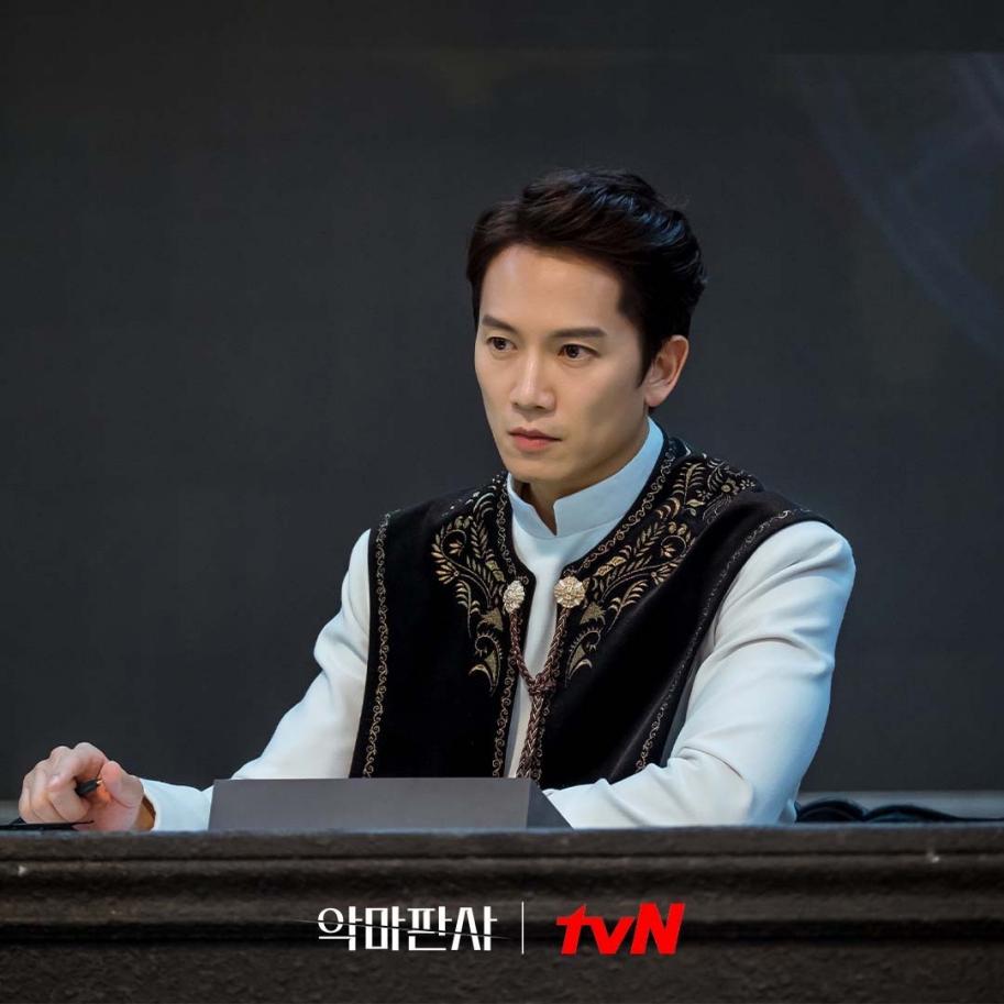 韩国偶像被控性侵全民要求物理阉割，这部韩剧太敢拍