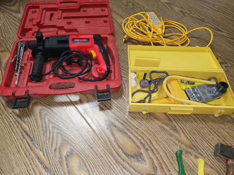 暖气放气螺丝锈死拧不下来妙招,暖气过滤网螺丝的正确拆卸方法