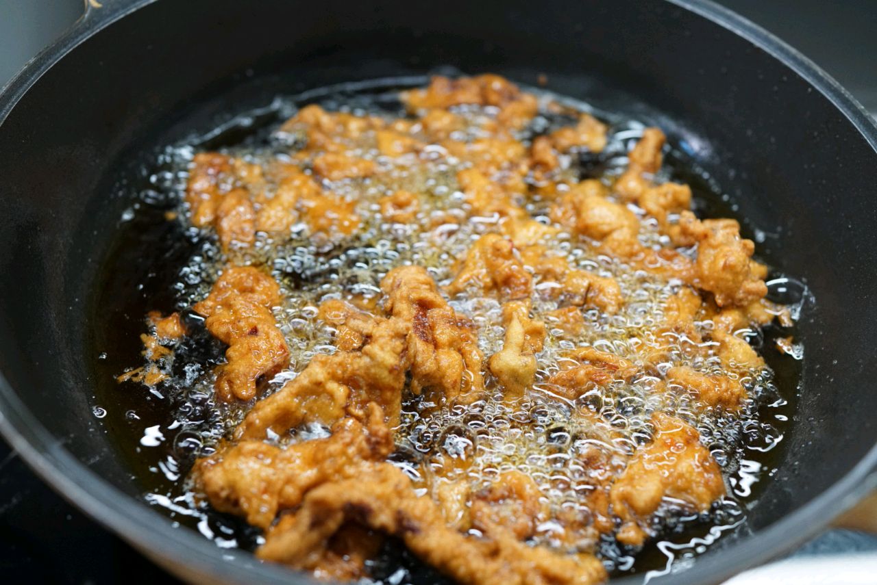 食用碱和小苏打有很大的区别,食用碱小苏打还有什么可以去酸