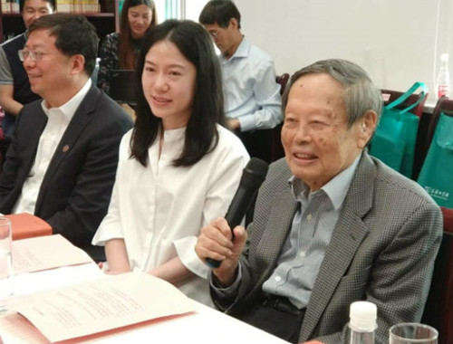 翁帆当年为何会嫁给杨振宁,翁帆为什么嫁给大54岁的杨振宁