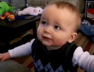 宝宝高兴时摇头和有病摇头的区别,宝宝总是摇头的原因是什么呢