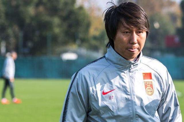 国足或因强度训练尽显疲态,国足间歇跑