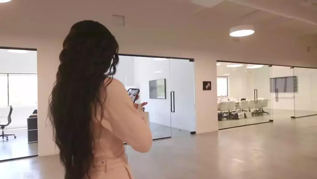 22岁身价70亿的传奇人生,22岁白手起家年收入70亿