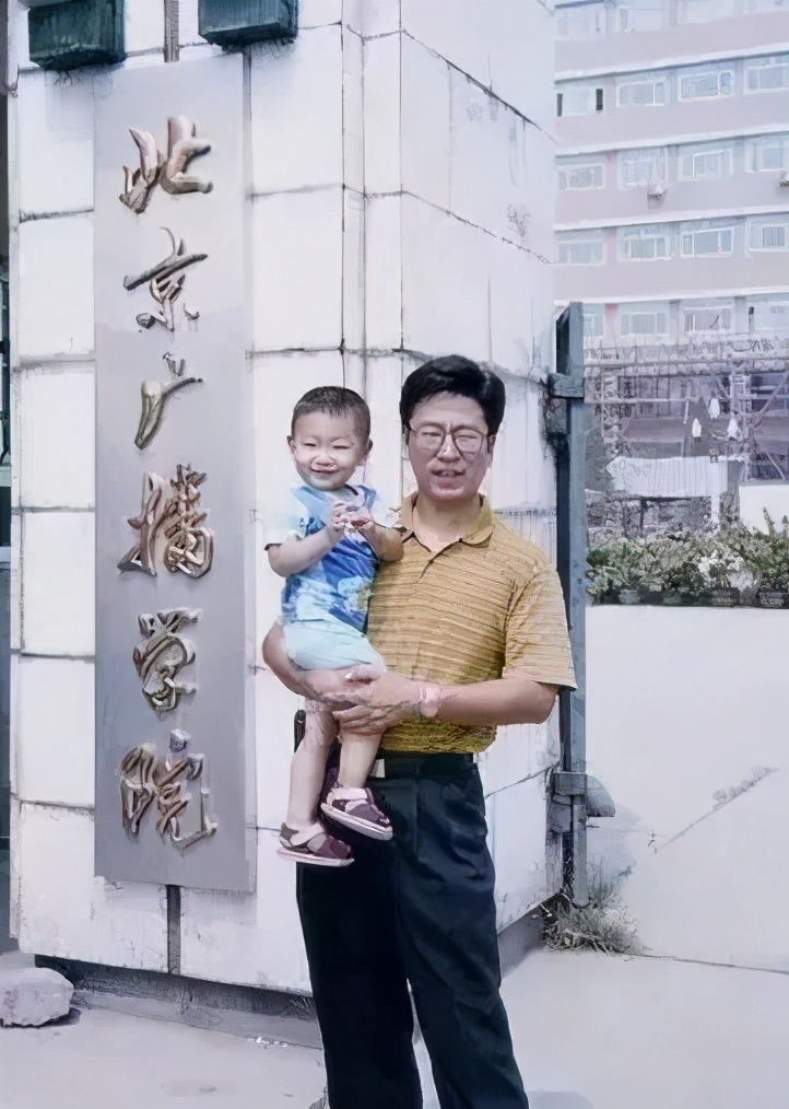 白岩松老婆是镇江哪里人,白岩松镇江