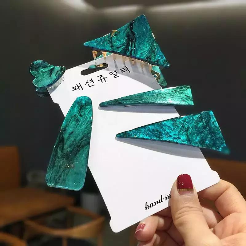 现在女生发型都是披头散发,女士新潮发型2020流行发型