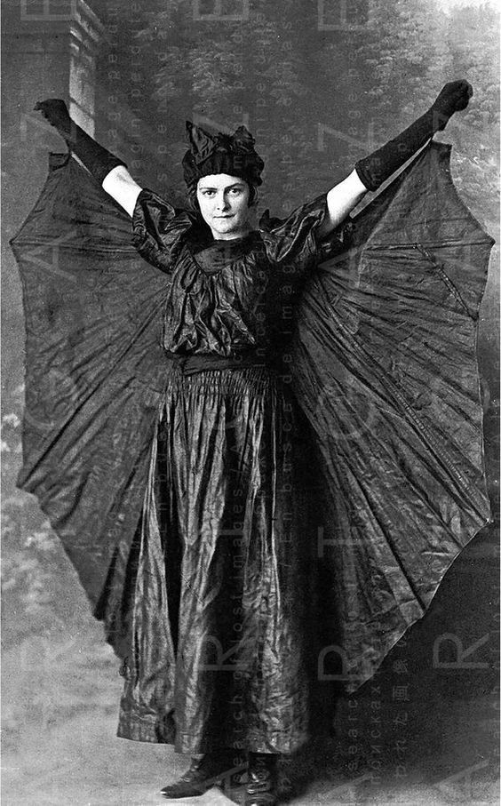 蝙蝠会变成吸血鬼吗,蝙蝠和吸血鬼有什么关系