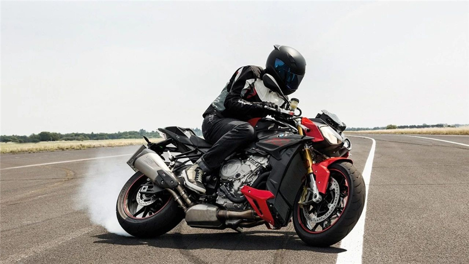 扮猪吃虎飙车,扮猪吃老虎跑车系列