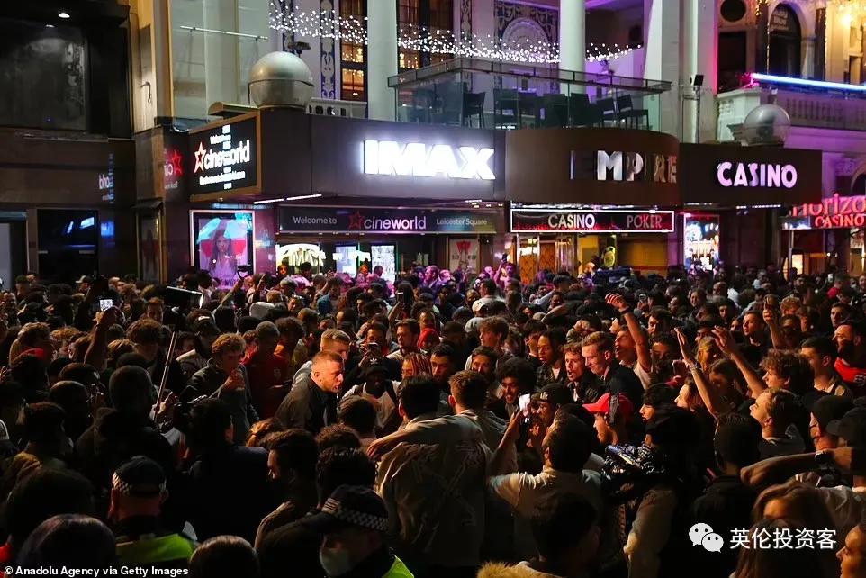 鑻辨牸鍏拌繘鐞冨悗3涓囧悕鐞冭糠鐤媯搴嗙,2018涓栫晫鏉嫳鏍煎叞鐞冭糠鐙傛