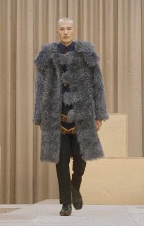 巴宝莉潮流服装,巴宝莉引领欧洲x型服装廓形潮流