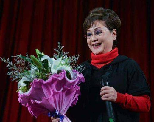 歌坛常青树李谷一简历,李谷一耍大牌