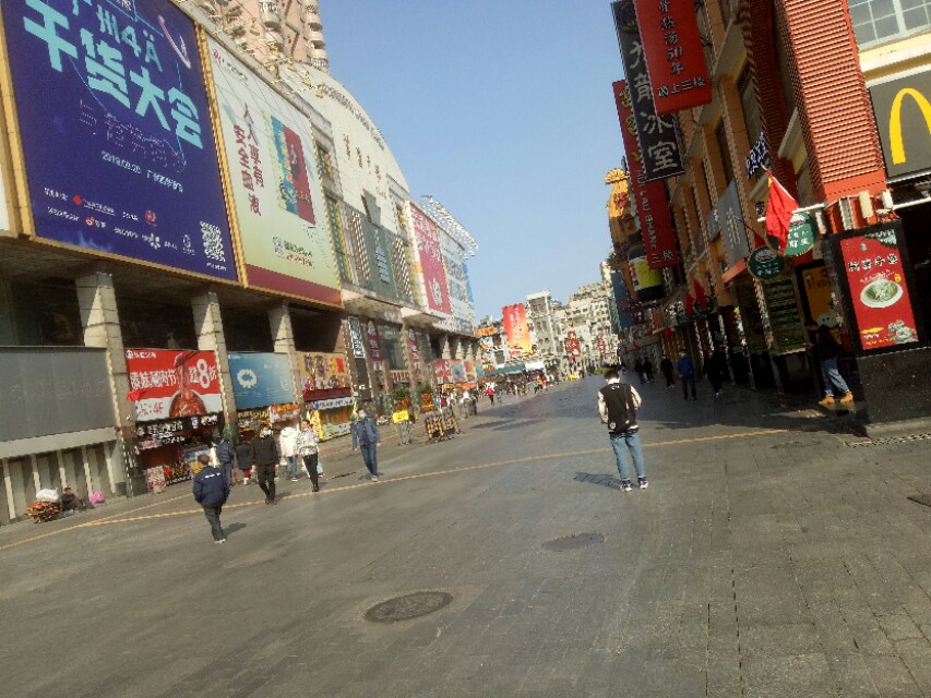 广州商业街区步行街,街道空荡荡