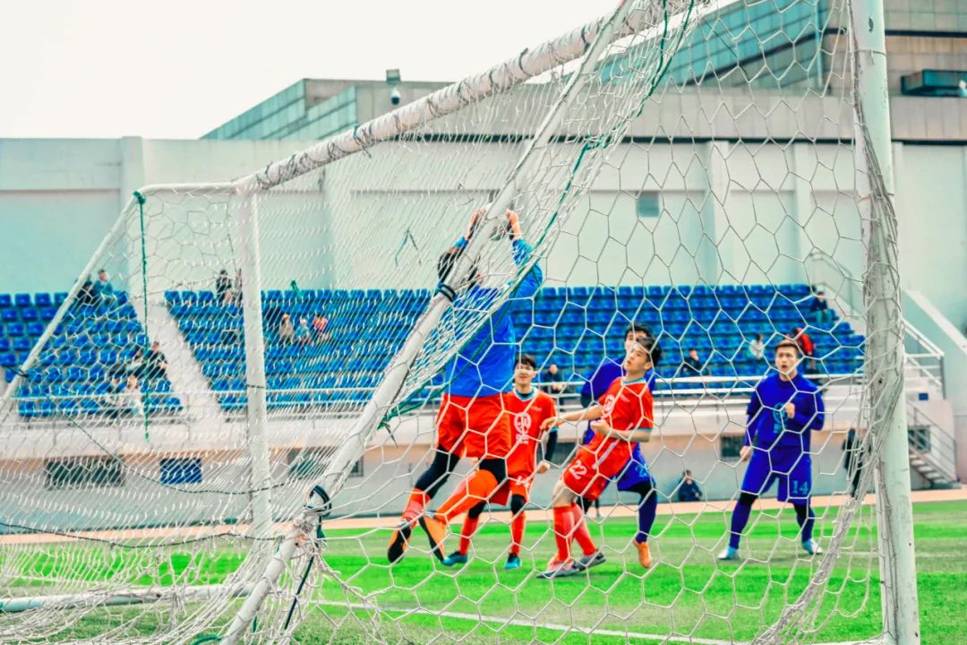 东北财经大学举办“献礼建*党**百年”东北财经大学第五届大学生体育文化节开幕式暨“东财杯”师生足球友谊赛