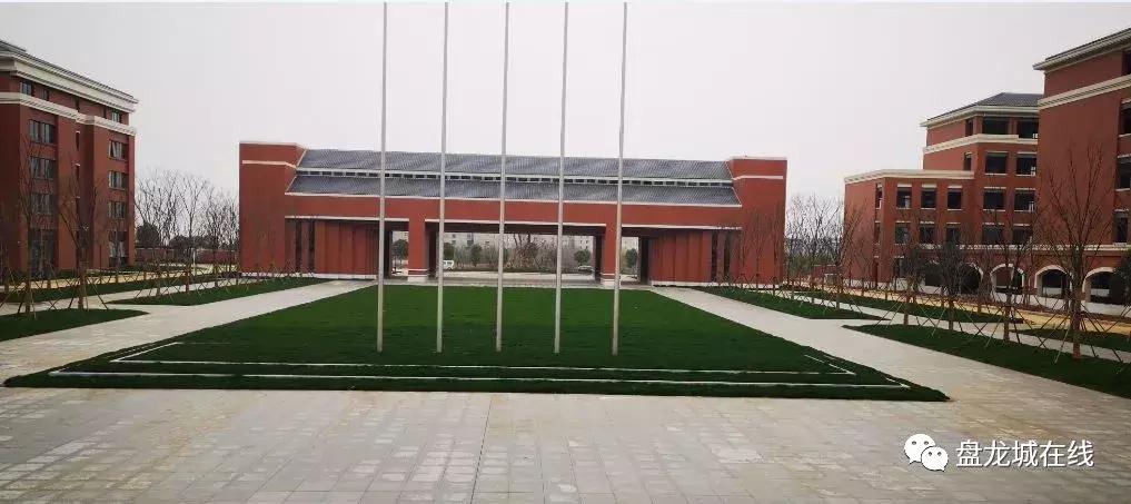 卓尔足球场建设进度,盘龙城卓尔足球学校