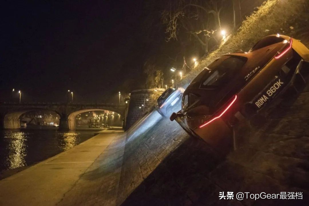 007座驾阿斯顿马丁电影片段,007座驾路特斯