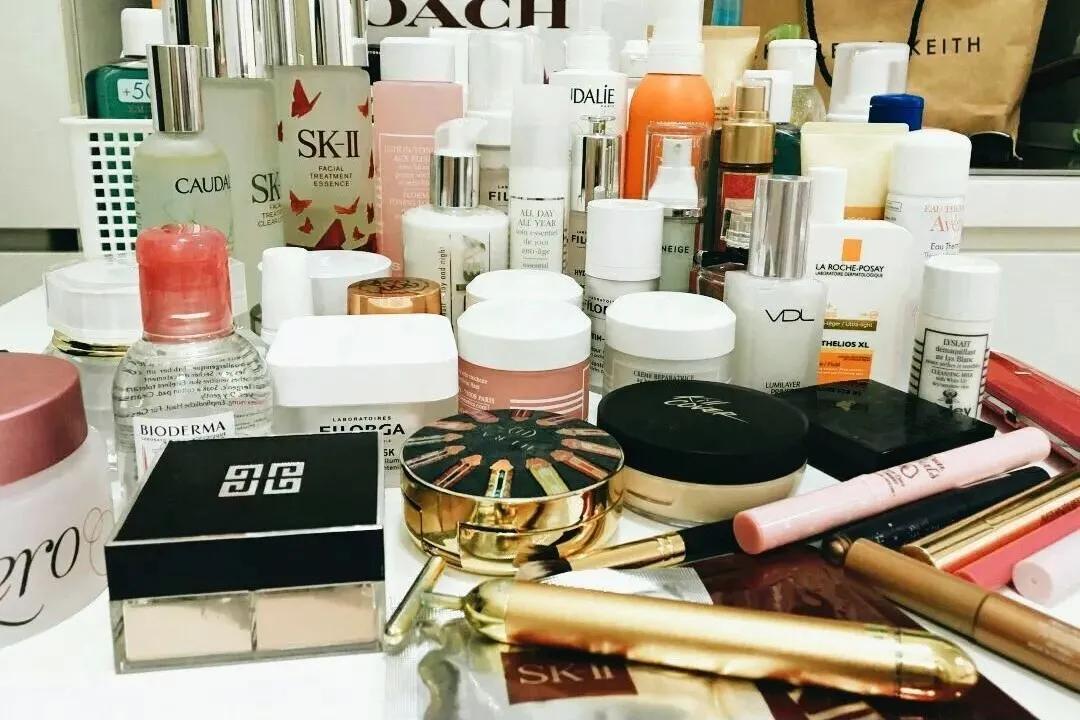 美妆产品完美日记,新兴美妆品牌如何成为完美日记