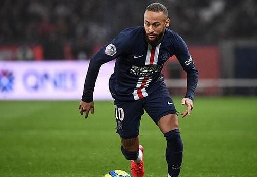 足球巨星消费内马尔,足球球星内马尔纪念品