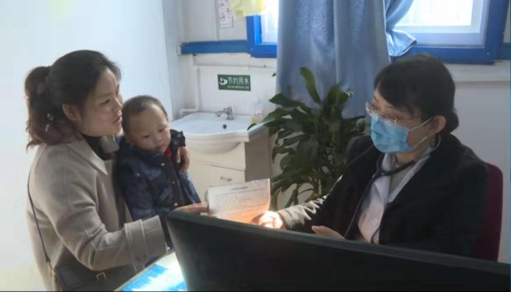 流感来势汹汹医院里人满为患,流感高发各大医院人满为患