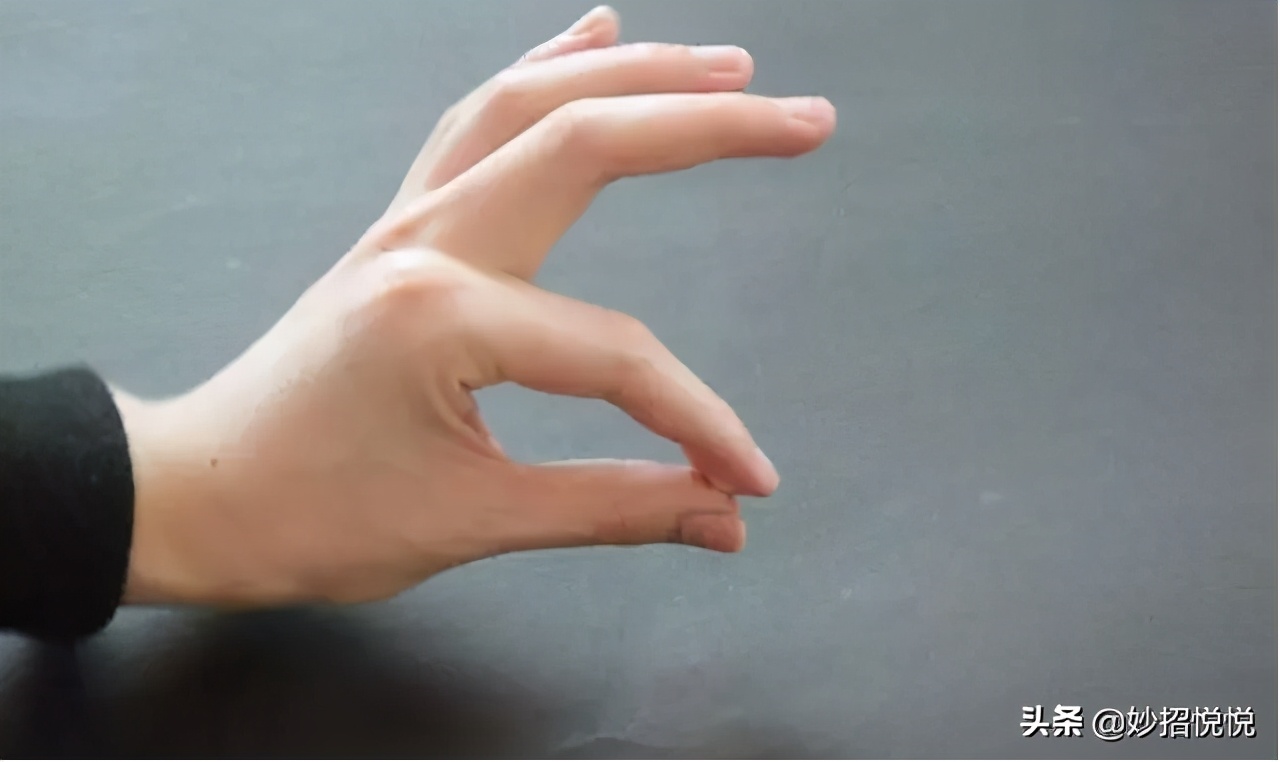 手指粘了发泡胶怎么办,手被泡沫胶水粘了怎么快速脱胶