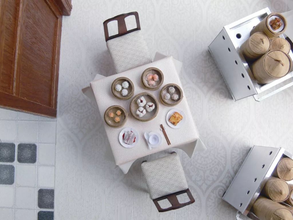 纸扎登上巴黎设计周,巴黎时装周纸扎