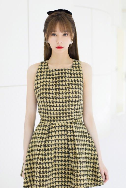 沈梦辰穿搭甜美又时尚少女感满满,沈梦辰同款蝴蝶结造型