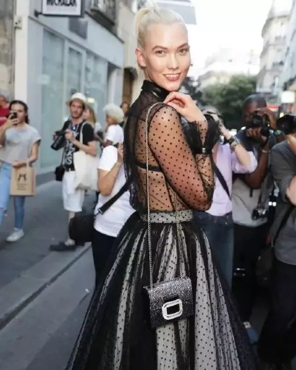 黄黑皮适合的蓝色系发色推荐,显白发色2020流行色黑黄皮冷色系