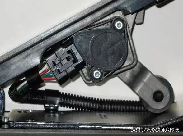 油门踏板为啥六根线,电子油门踏板六根线分别是什么线